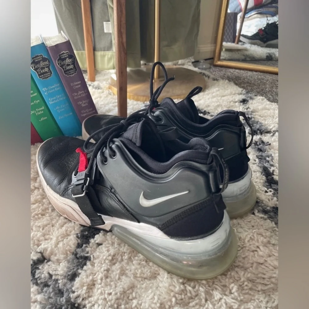 Nike Air Force 270 Sneakers Black and Red with Straps - Mens